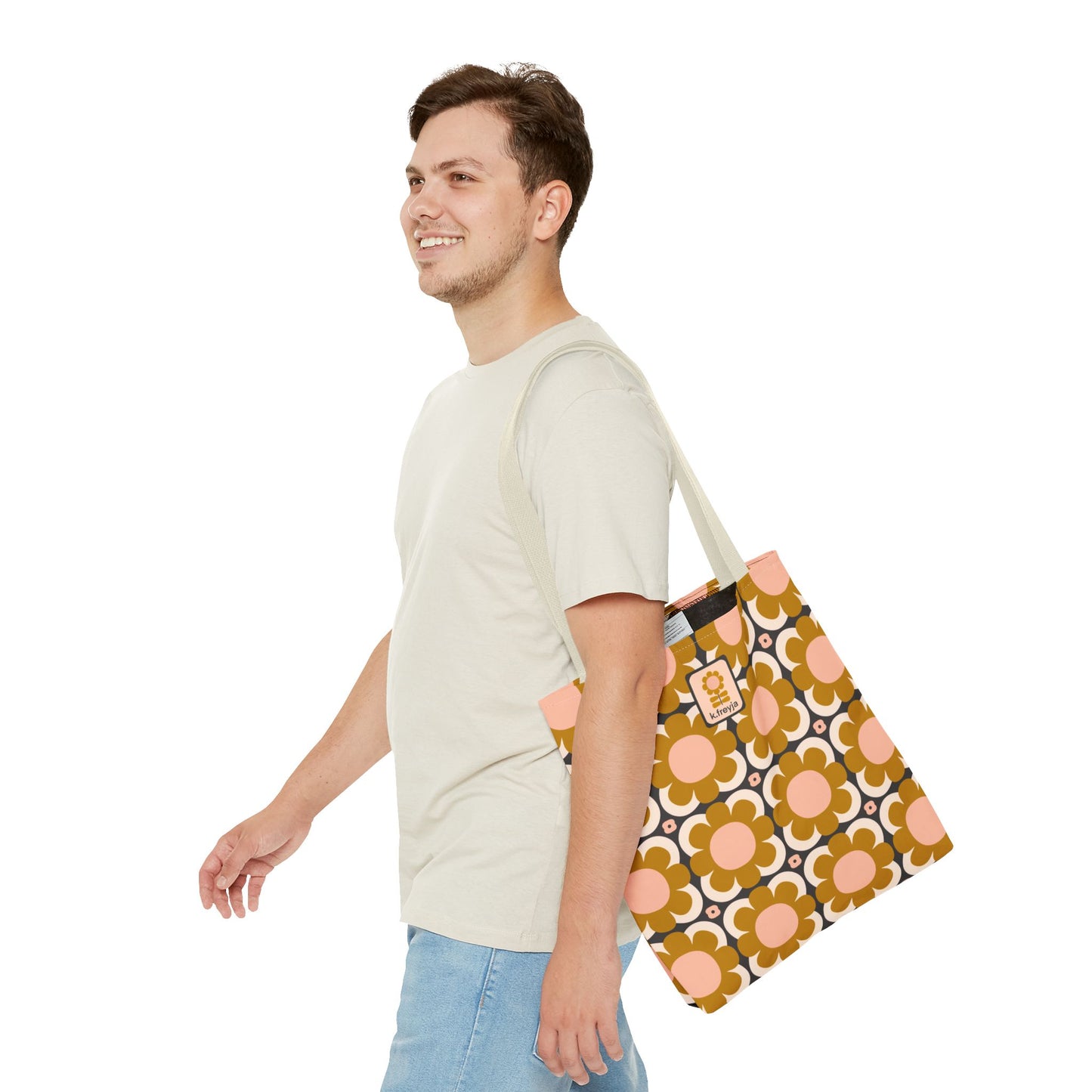 Tote Around: Palm Springs Patio