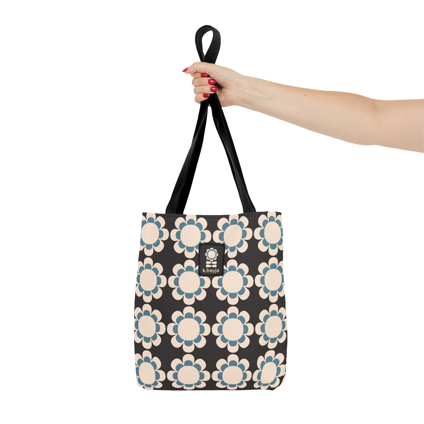 TOTE AROUND: Thea