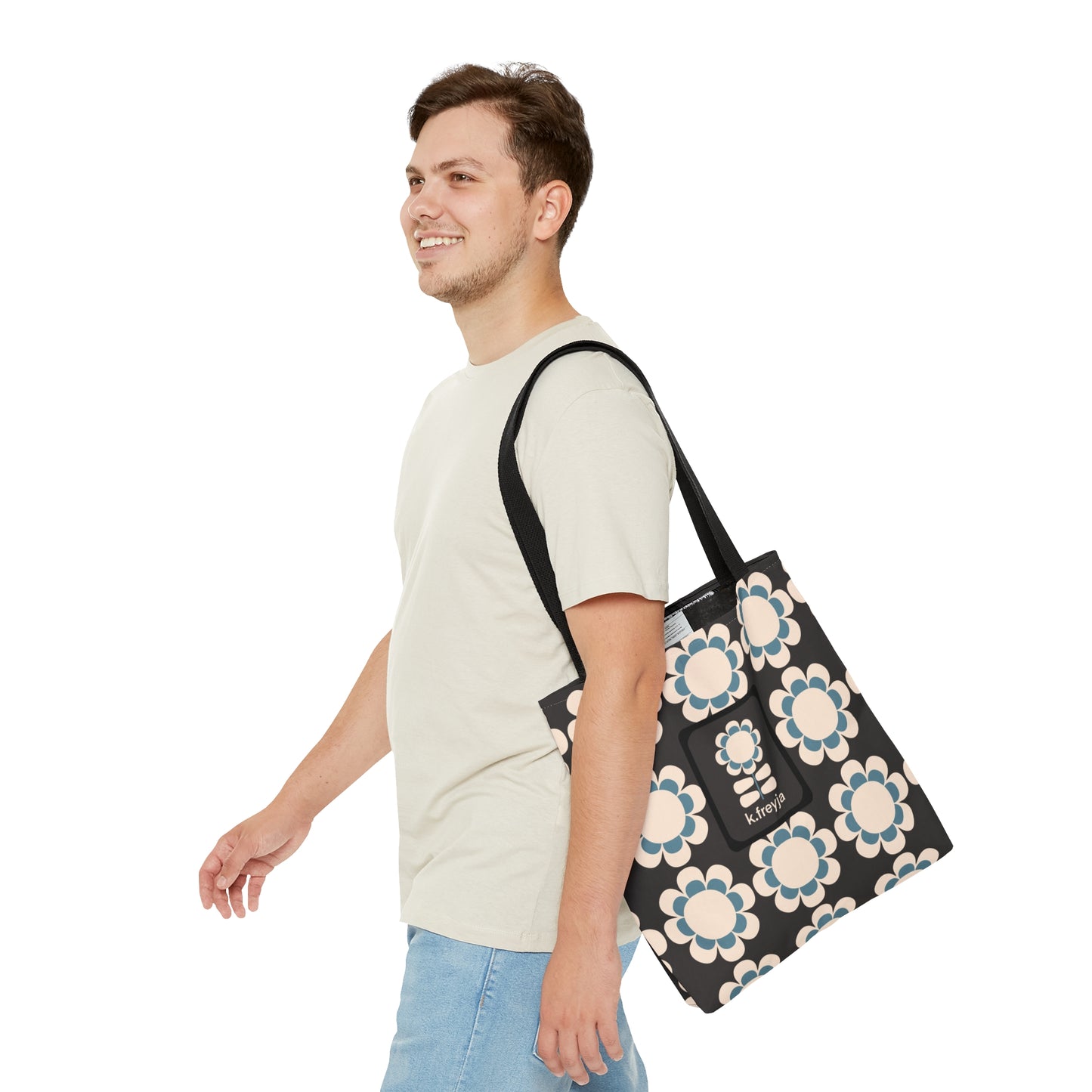 TOTE AROUND: Thea