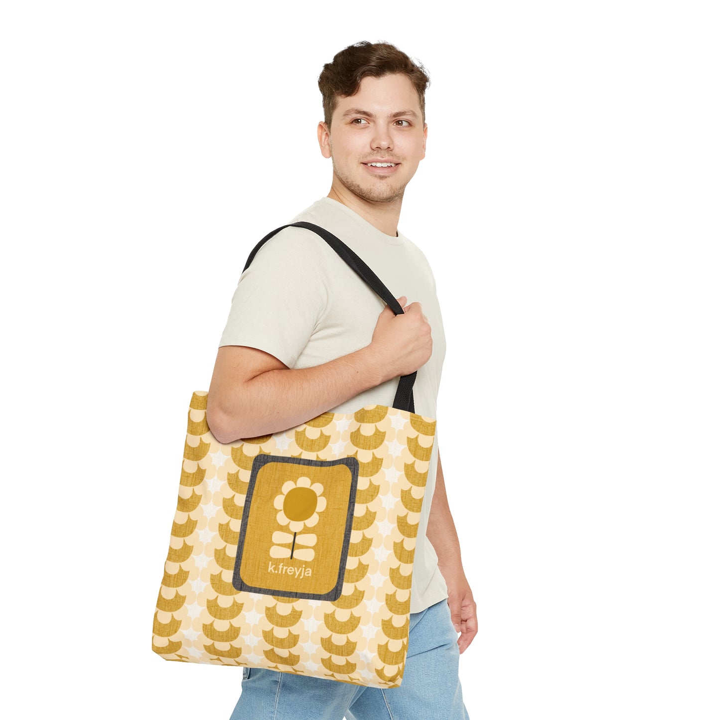 TOTE AROUND: Buttercup