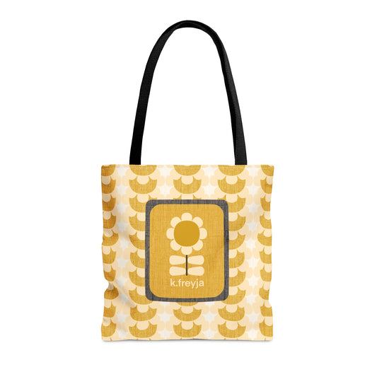 TOTE AROUND: Buttercup
