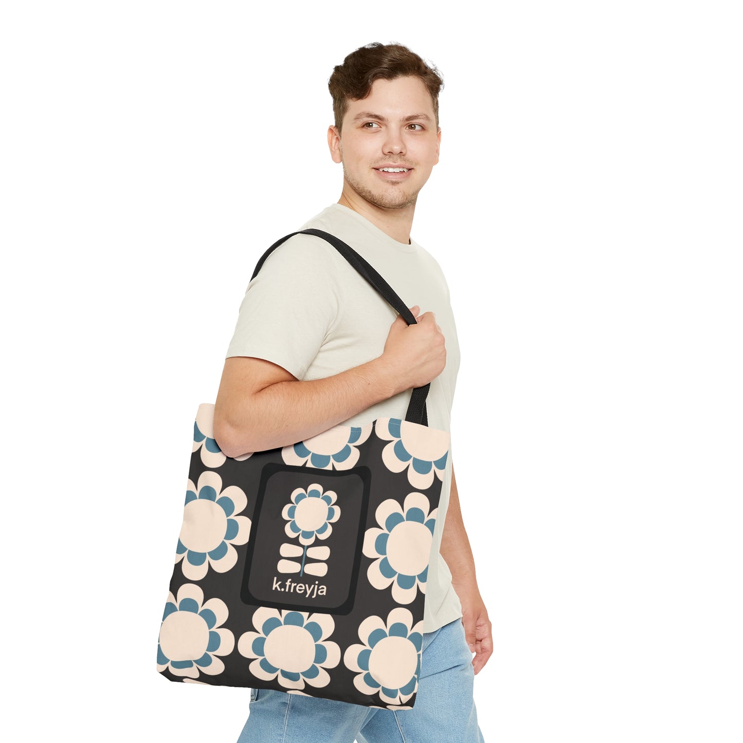 TOTE AROUND: Thea
