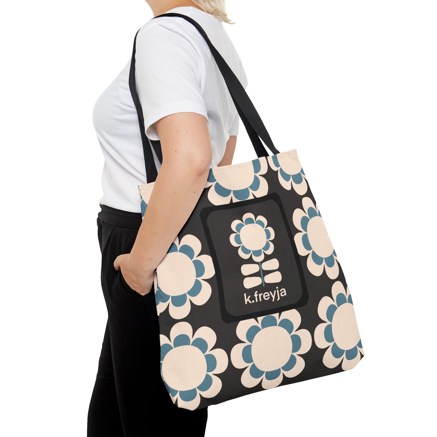 TOTE AROUND: Thea