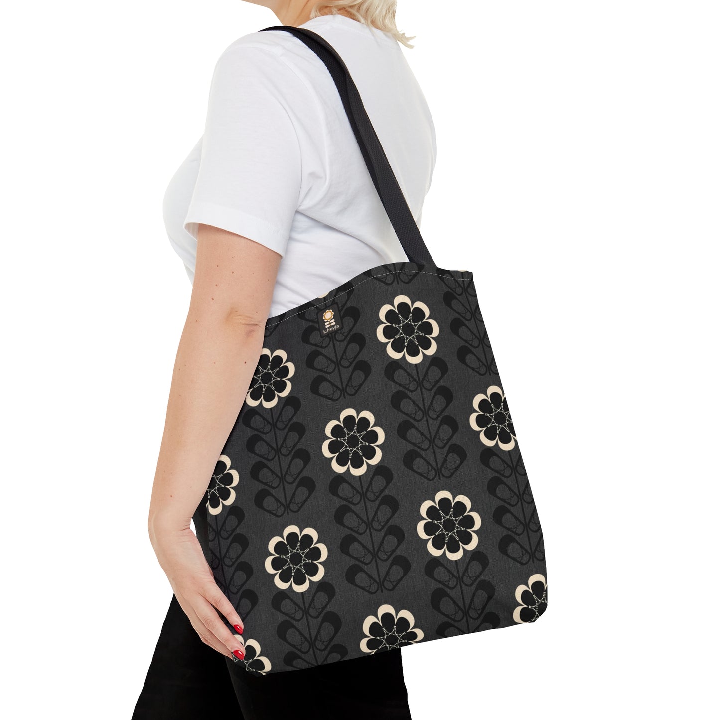 TOTE AROUND: Ebony + Ivory