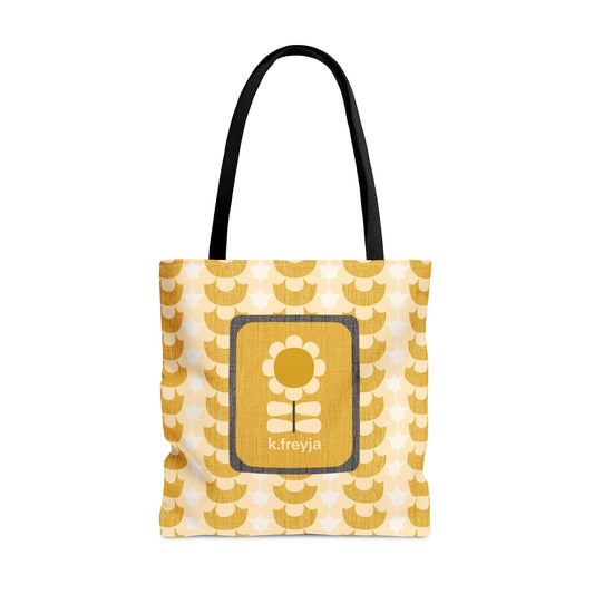 TOTE AROUND: Buttercup