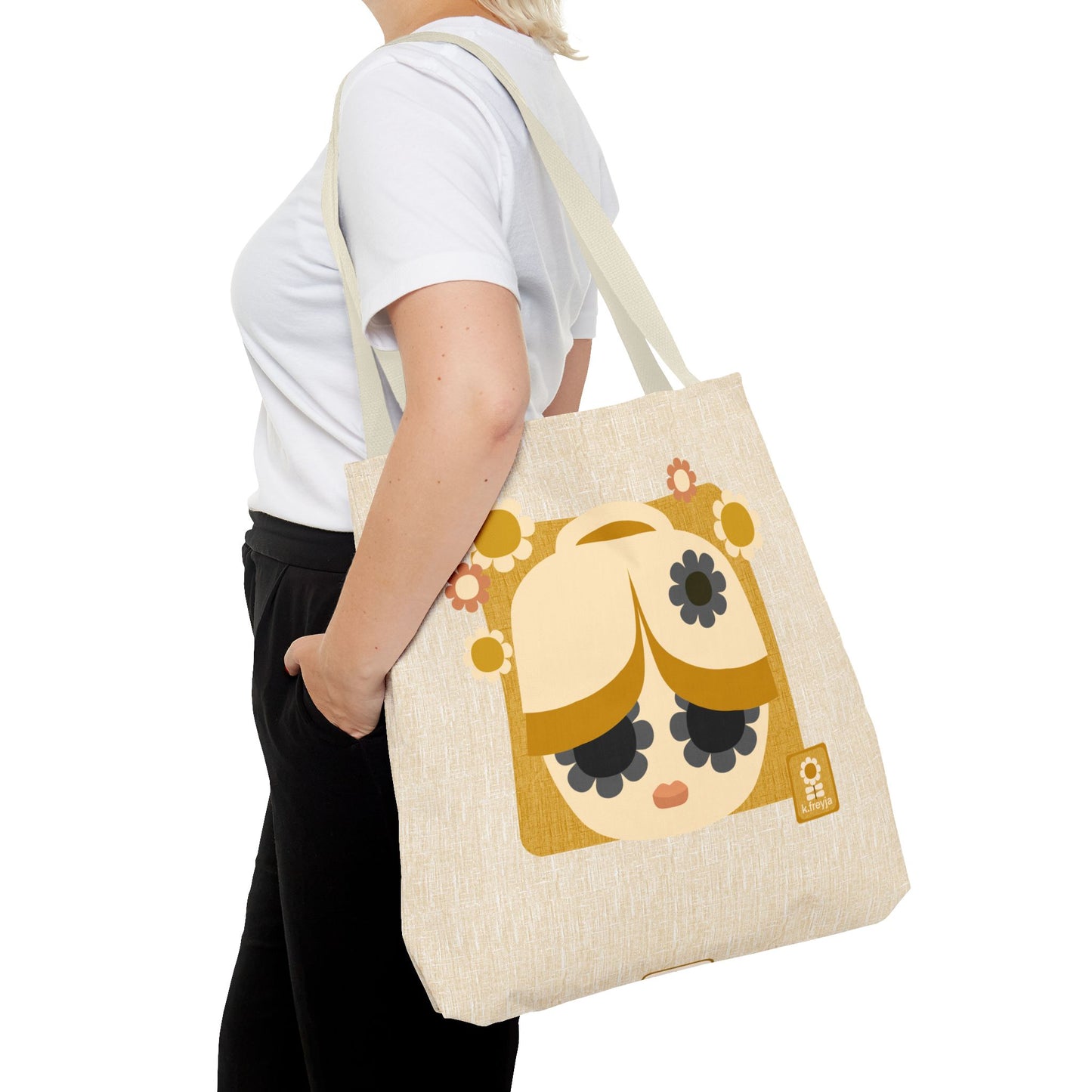TOTE AROUND: Pippa