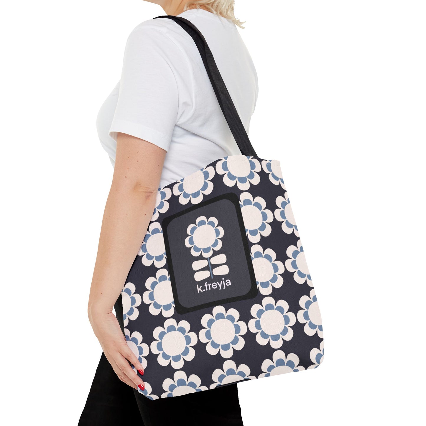 TOTE AROUND: Théa