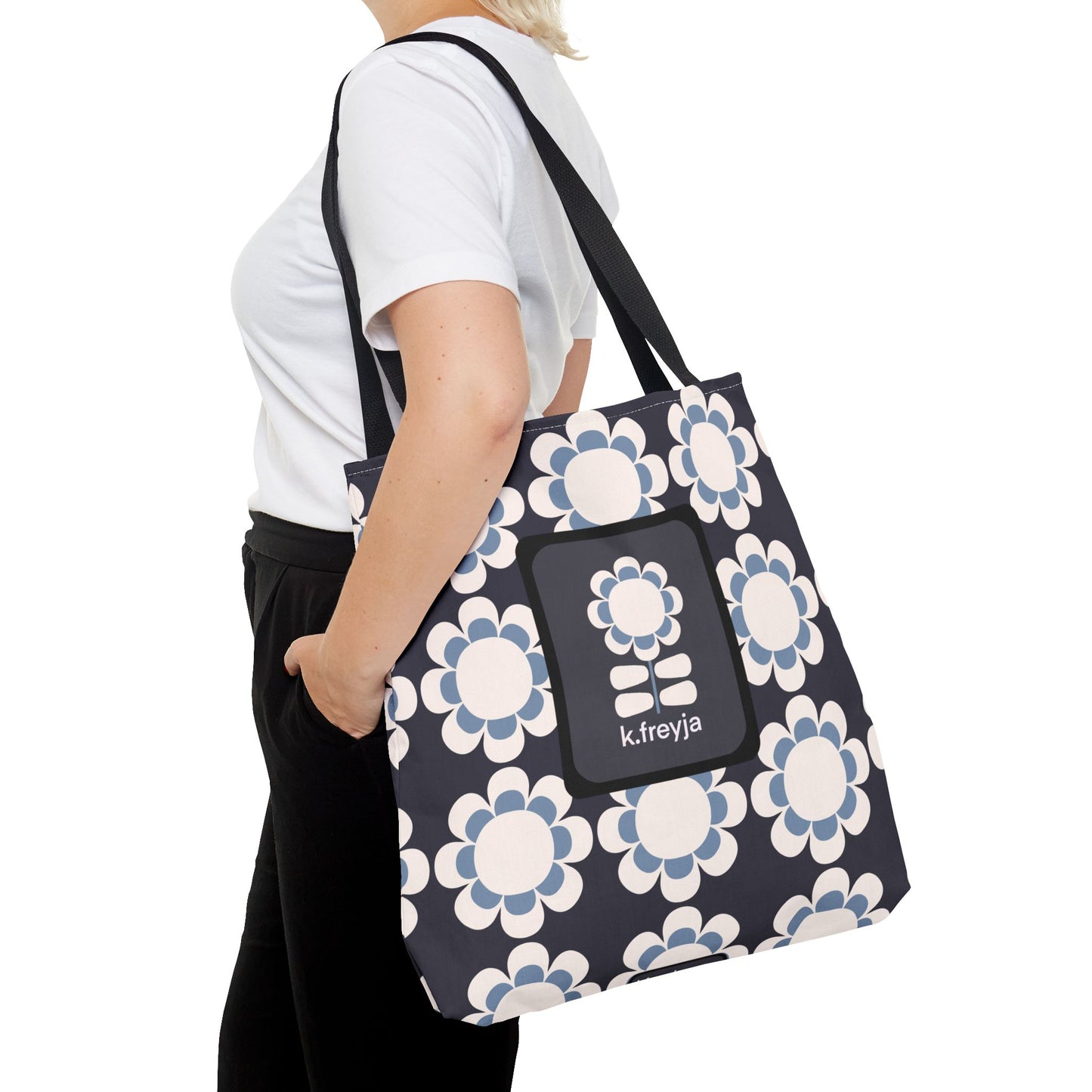 TOTE AROUND: Théa