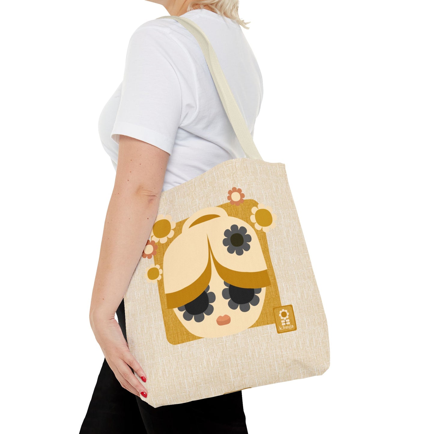 TOTE AROUND: Pippa