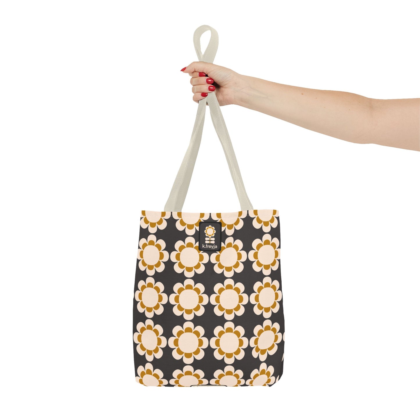 TOTE AROUND: Shelly Beach