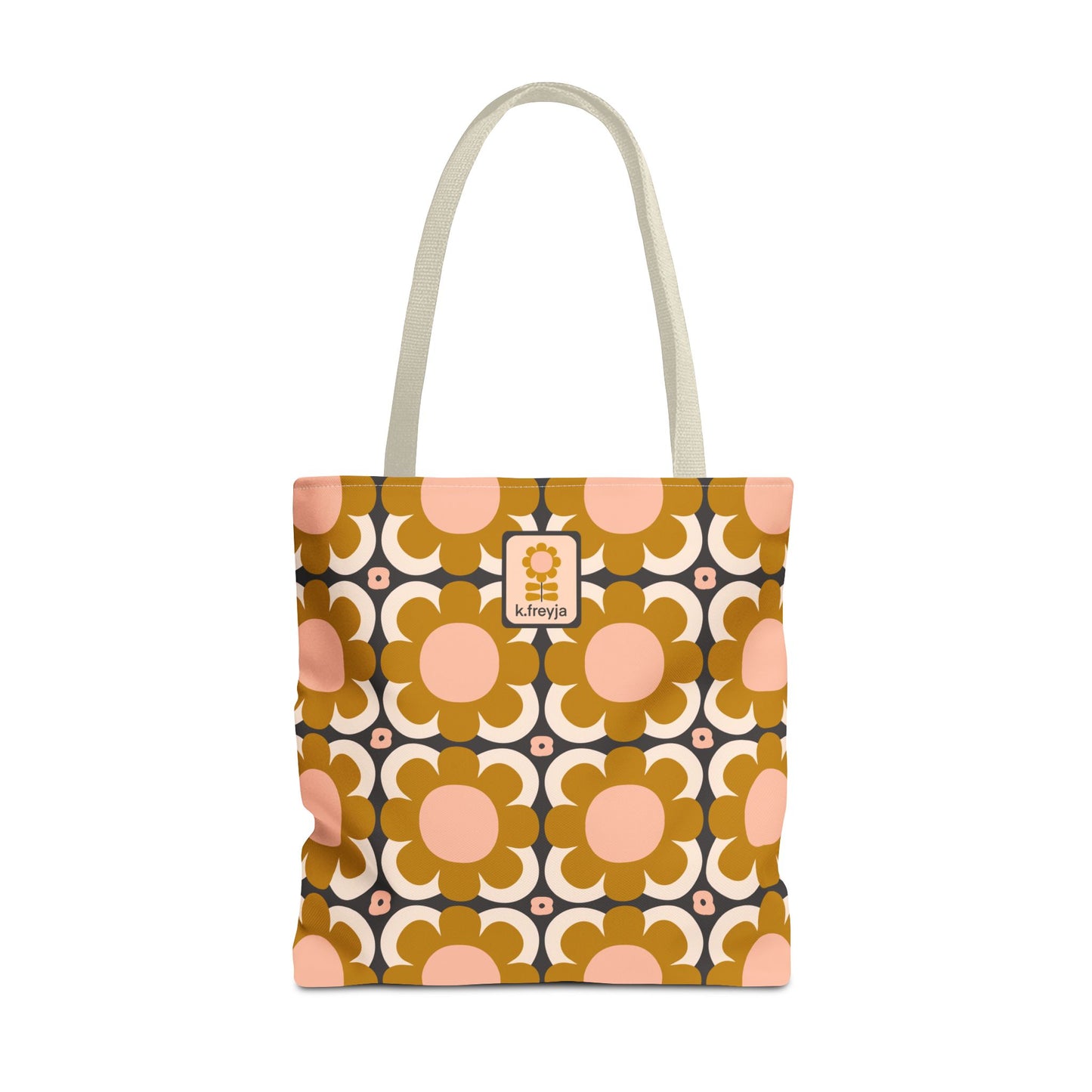 Tote Around: Palm Springs Patio