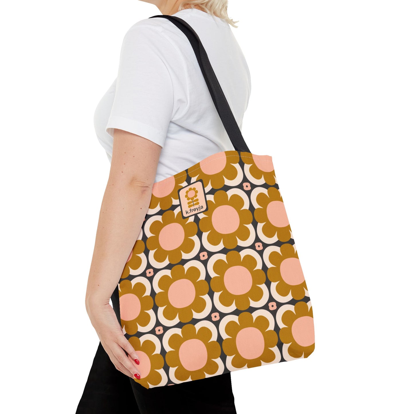 TOTE AROUND: Palm Springs Patio