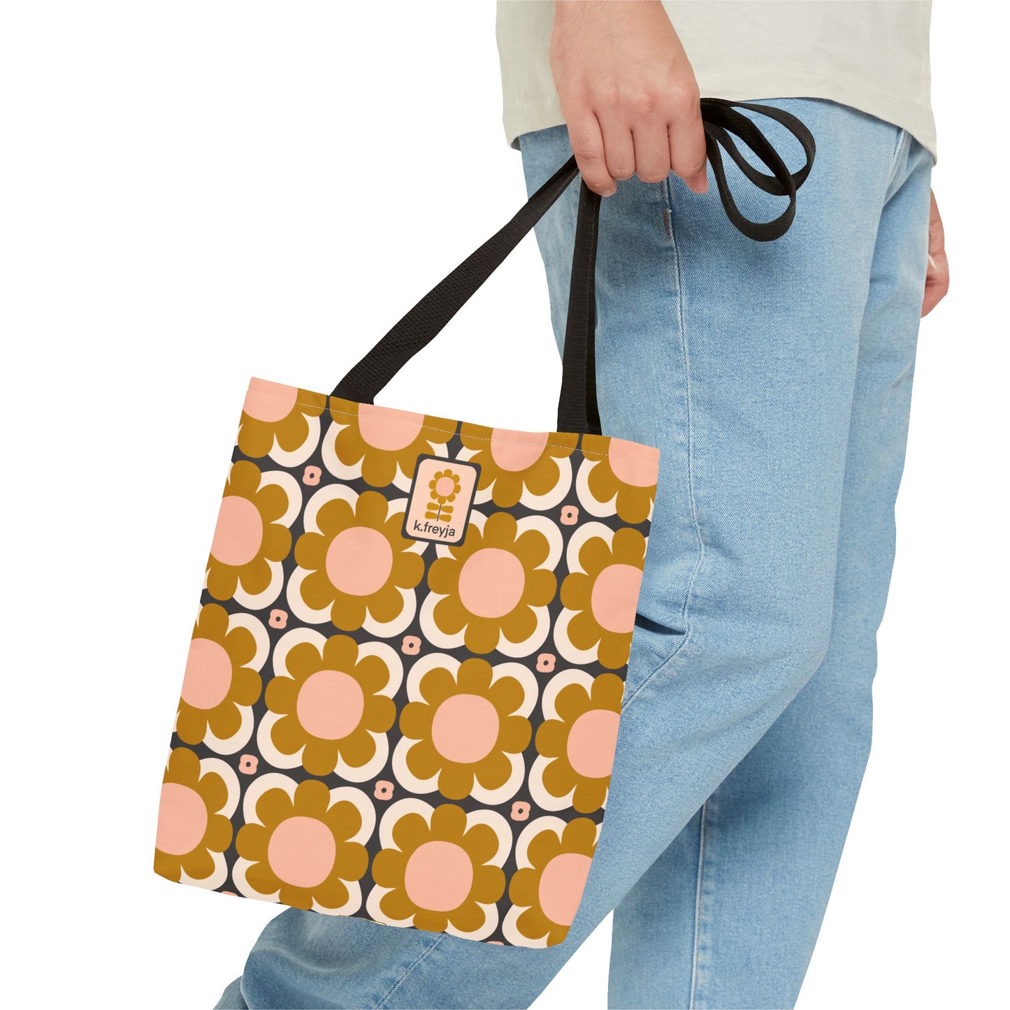 TOTE AROUND: Palm Springs Patio